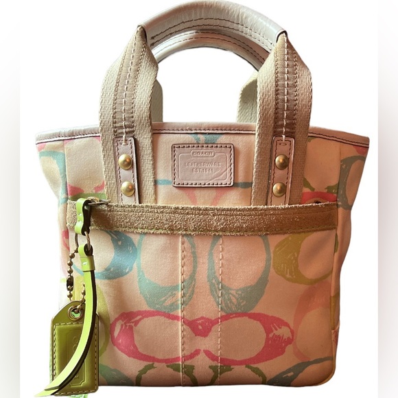 Summer Coach Hand Tote - Picture 3 of 6